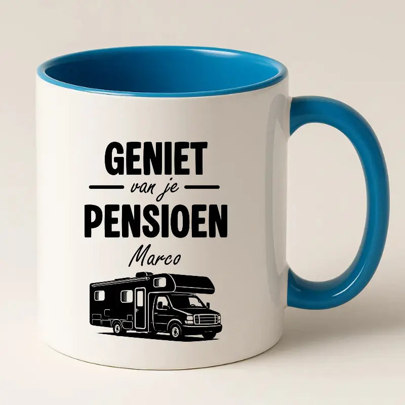 Geniet van je Pensioen – Mok met naam en Camper