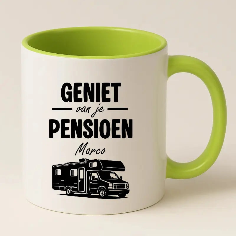 Geniet van je Pensioen – Mok met naam en Camper