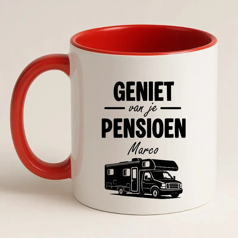 Geniet van je Pensioen – Mok met naam en Camper