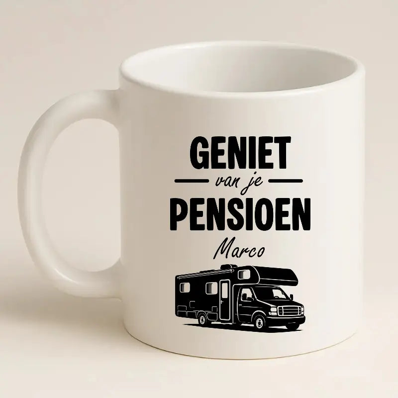 Geniet van je Pensioen – Mok met naam en Camper