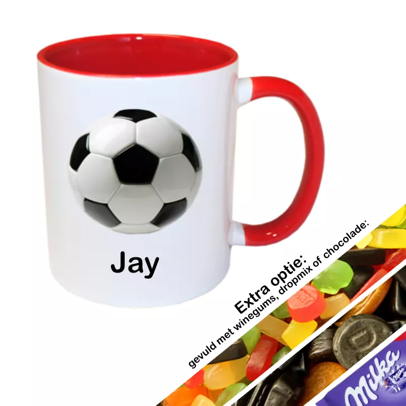 rode voetbal mok gevuld met snoep
