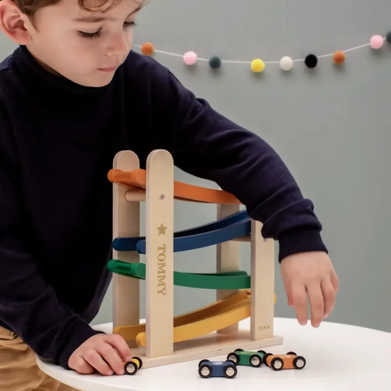 voorbeeld houten racebaan Trixie met naam