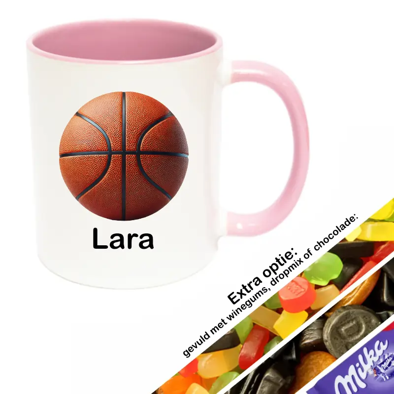 Roze basketbal mok met naam gevuld met snoep