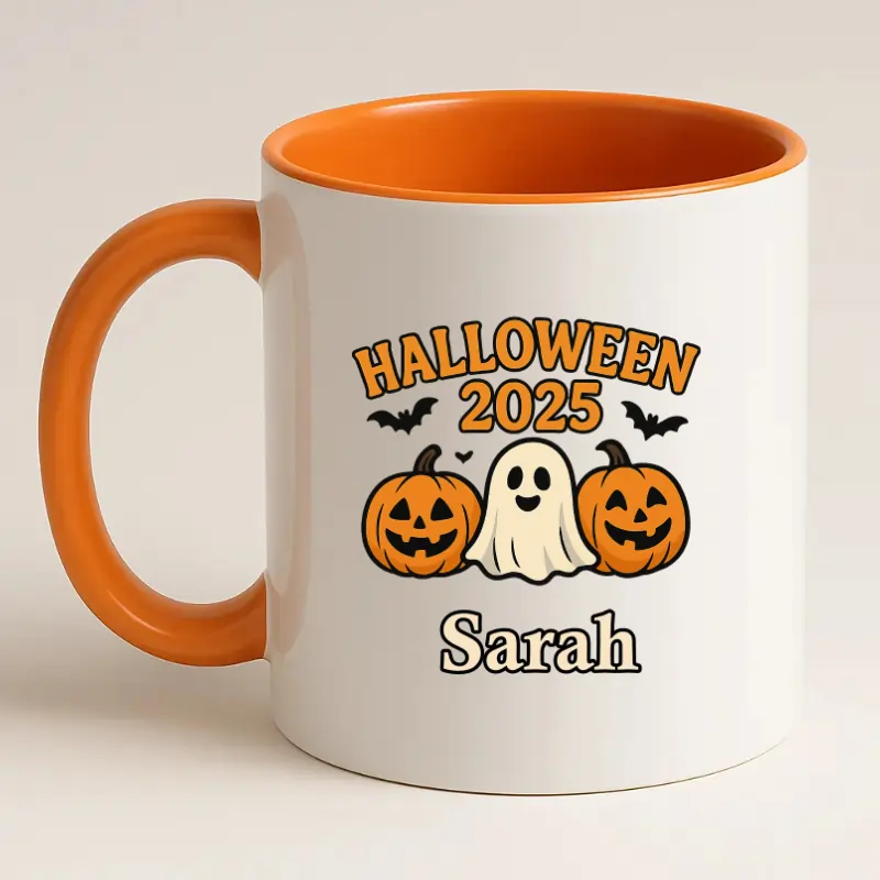 Achterkant Halloween 2025 mok met naam oranje