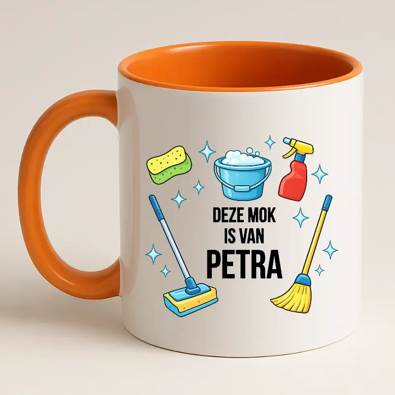 Schoonmaak mok met naam (oranje) achterkant