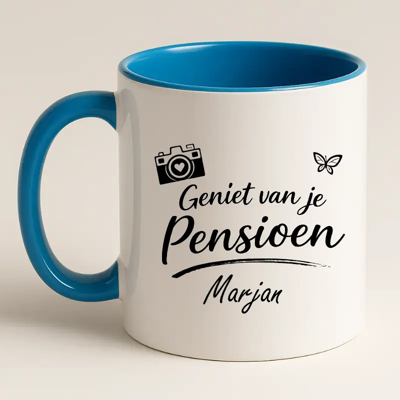 Geniet van je Pensioen Mok met naam (blauw) achterkant