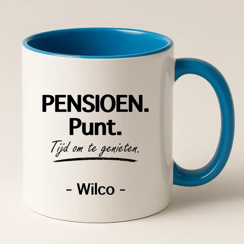 Pensioen. Punt. Tijd om te genieten mok met naam (blauw)